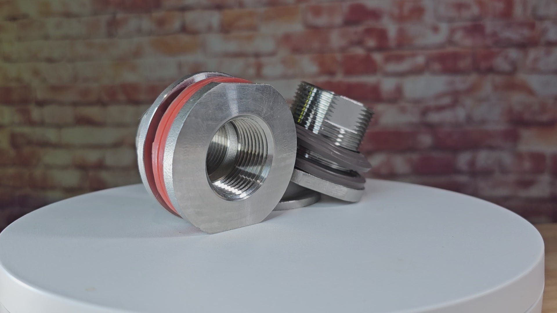 Load video: EZ Seal Weld-Less Bulkhead